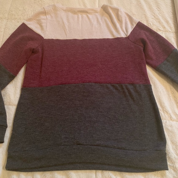 Color block sweater - Picture 2 of 3